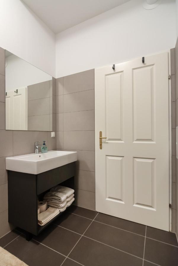 Hochwertiges Apartment Mit Direkter Anbindung Zum Zentrum In Hippen Viertel Wenen Buitenkant foto